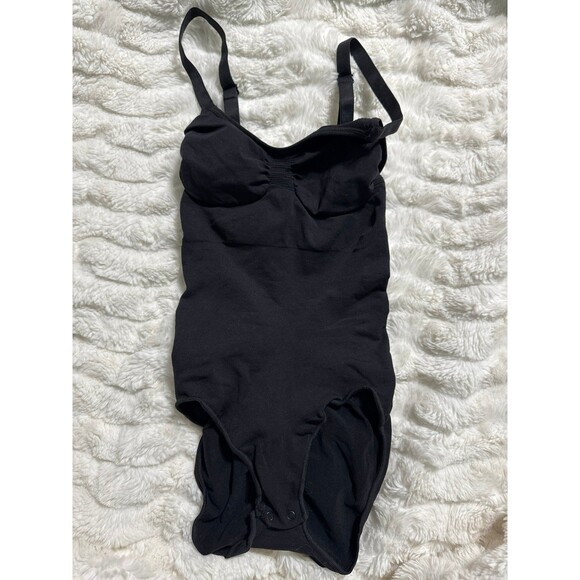 SKIMS SEAMLESS SCULPT BRIEF BODYSUIT - Picture 5 of 7